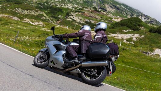 Motorradfahren in den Bergen: Herausforderungen und Ausrüstung